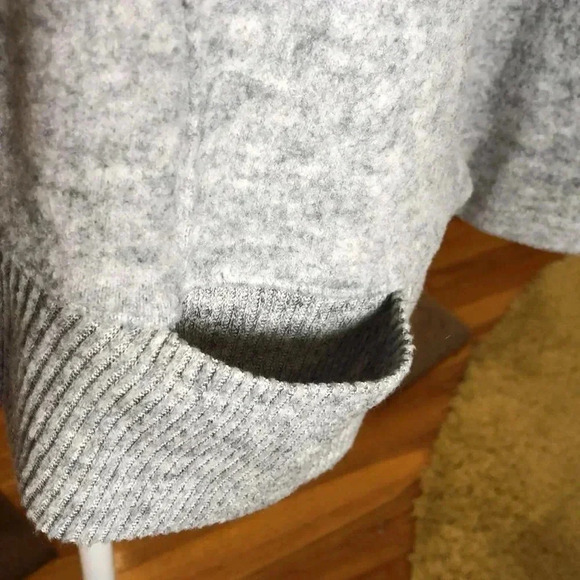 Trisha Tyler gray pullover sweater. Small pocket on front left. Size S - Picture 4 of 11